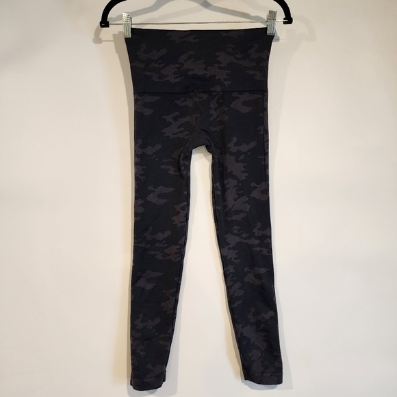 Spanx Look At Me Now Camo Leggings Seamless Tights Shaping Support 7/8 Length Md - Picture 4 of 9